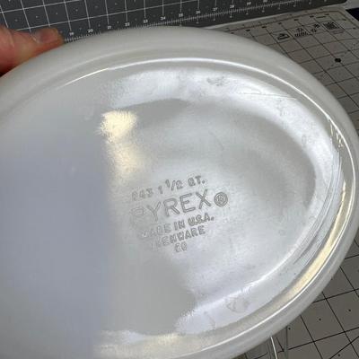Pyrex Oval 1-1/2 Quart Baking Casserole