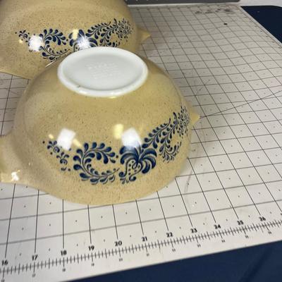 Pyrex Serving Bowls 