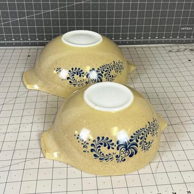 Pyrex Serving Bowls 