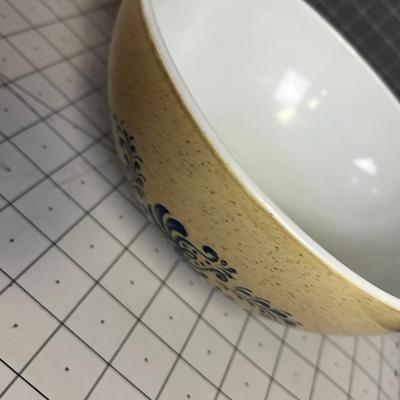 Pyrex Serving Bowls 
