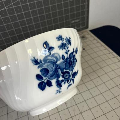 Royal Tetau Soup Tureen with Lid