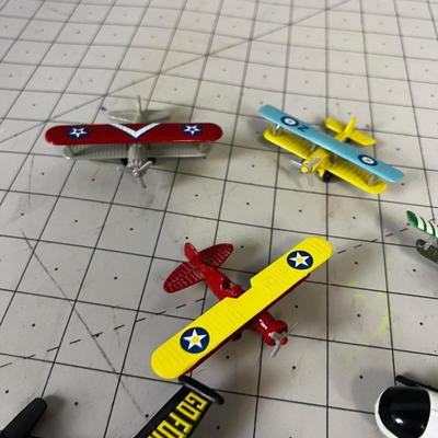 Die Cast Toy Airplanes. 