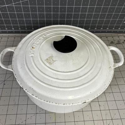 White #24 Le Creuset Dutch Oven 