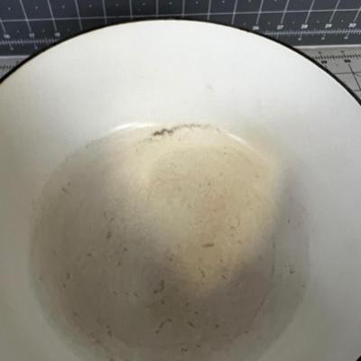 White #24 Le Creuset Dutch Oven 