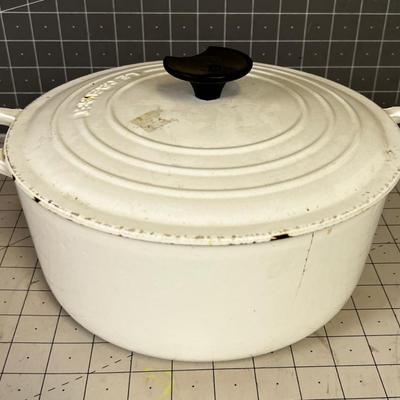 White #24 Le Creuset Dutch Oven 
