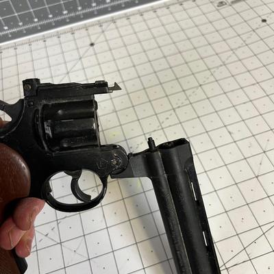 Crossman 357 BB Gun. 