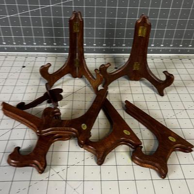 6 Walnut Plate Holders