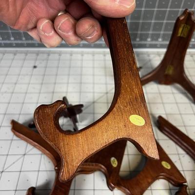6 Walnut Plate Holders