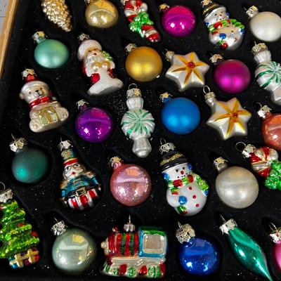 New Christmas Tree Glass Ornaments. 