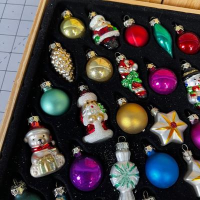 New Christmas Tree Glass Ornaments. 