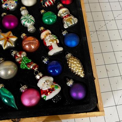New Christmas Tree Glass Ornaments. 