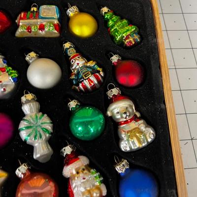 New Christmas Tree Glass Ornaments. 