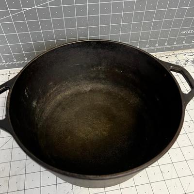 Lodge Cast Iron Dutch Oven Number 8 