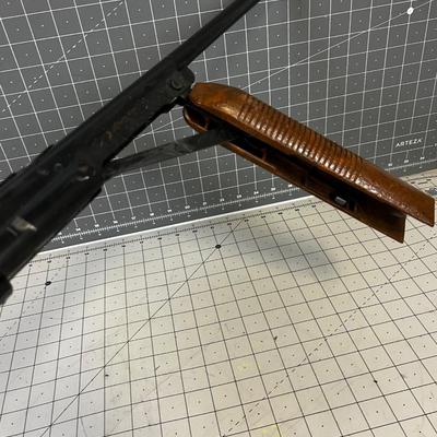 Vintage Daisy Pump BB Gun