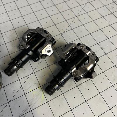 2 Bike Pedals Shimano GT 