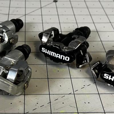 2 Bike Pedals Shimano GT 