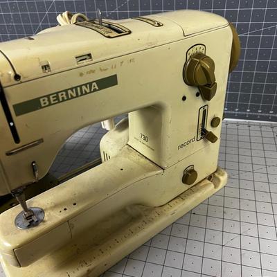 Bernina Record 730 Sewing Machine