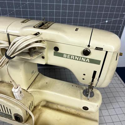 Bernina Record 730 Sewing Machine