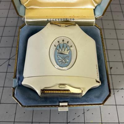 Lady Remington Electric Razor in its Case