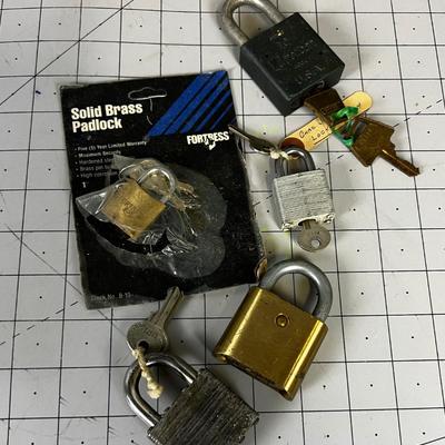 Vintage Pad Locks most with keys. 