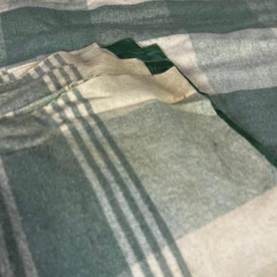 Vintage WOOL Blanket its Double Length 