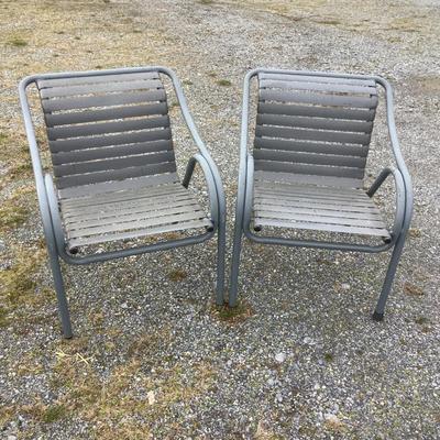 134 Pair of Outdoor Pool Patio Arm Chairs