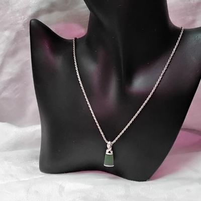Beautiful Vintage Jade 19" 925 Necklace