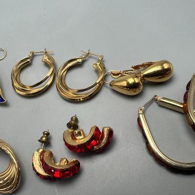 Lot of Women's Jewelry Earrings Fashion Monet, Gold Tone Earrings & More