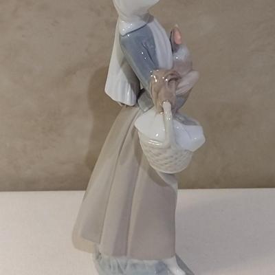 Lladro Woman with Basket and Cockerel #4591