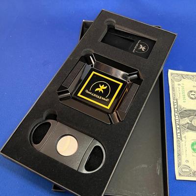 CIGAR SMOKERâ€™S BOXED GIFT 3 PC. SET