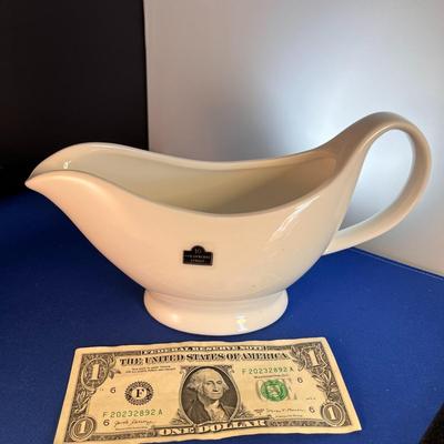 LARGE WHITE CERAMIC GRAVY BOAT
