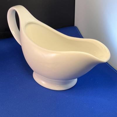 LARGE WHITE CERAMIC GRAVY BOAT