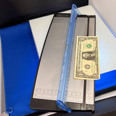 FISKARS PAPER CUTTING, TRIMMING BOARD 12â€