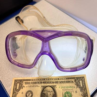 DIVERâ€™S GOGGLES