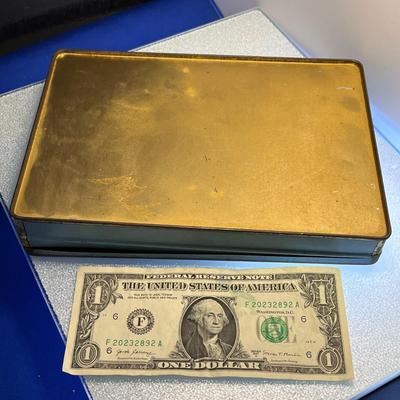 ANTIQUE CIGARETTES TIN