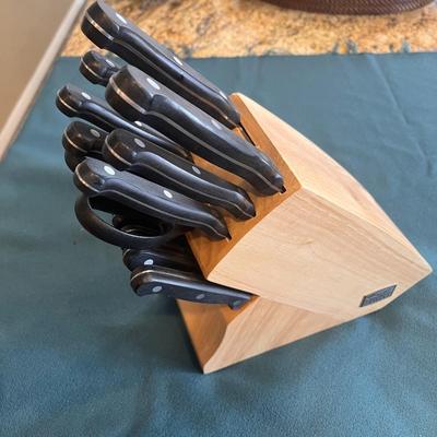 CHICAGO CUTLERY 15 pc. KITCHEN KNIFE SET