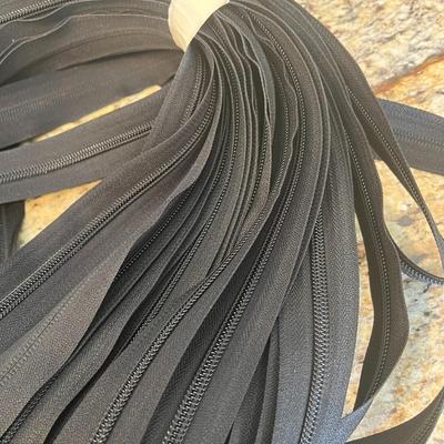 EXTRA EXTRA LONG BLACK ZIPPER X 2