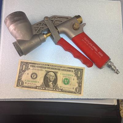STURDY â€œTEXTURE-PROâ€ SPRAY TOOL