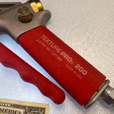 STURDY â€œTEXTURE-PROâ€ SPRAY TOOL