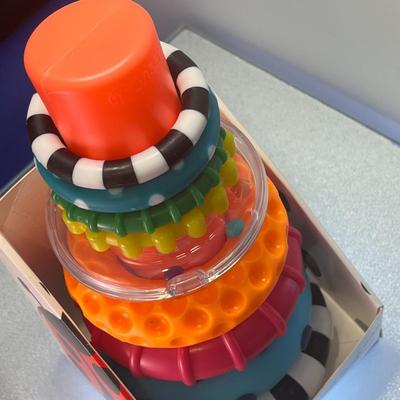 COLORFUL, TEXTURED TOY RING STACKER