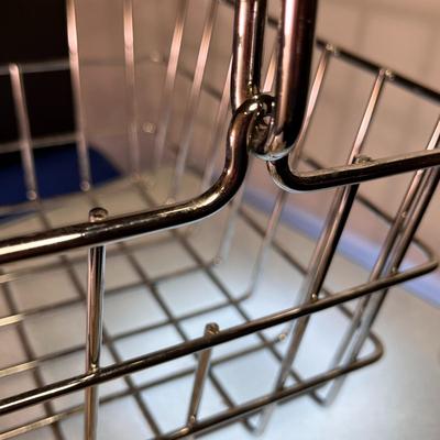WELL MADE WIRE BASKET WITH STURDY HANDLE