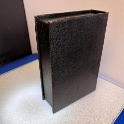 VINTAGE LEATHERETTE â€œBOOKâ€-LIKE STORAGE BOX