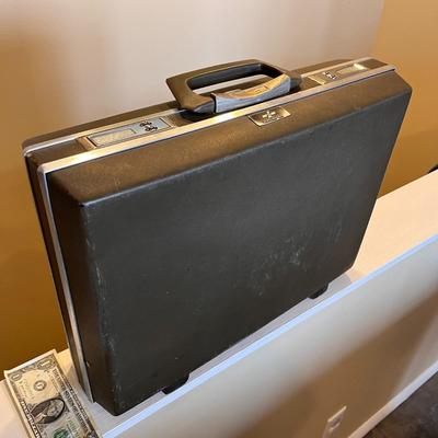 NATIONAL BRIEF CASE w/WORKING COMBINATION