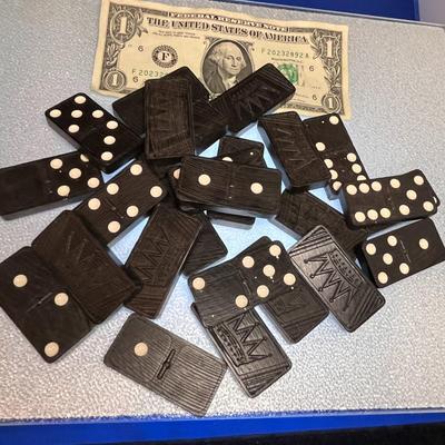 DOMINOES GROUP OF 25 VINTAGE CROWN BACKS