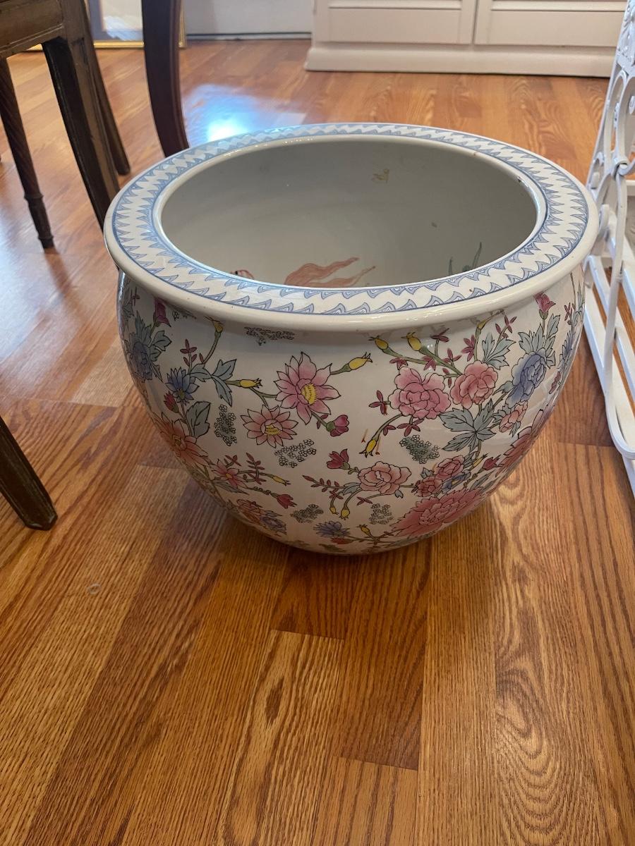Large ceramic pot with beautiful design inside