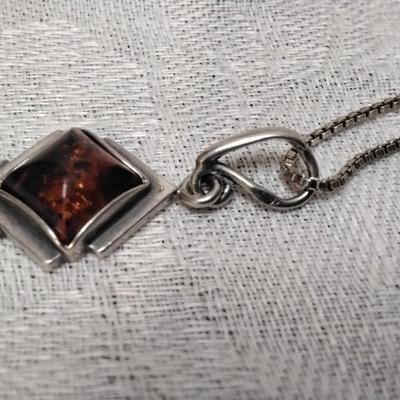 Beautiful Baltic Amber 16" 925 Necklace
