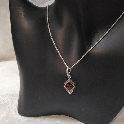 Beautiful Baltic Amber 16" 925 Necklace