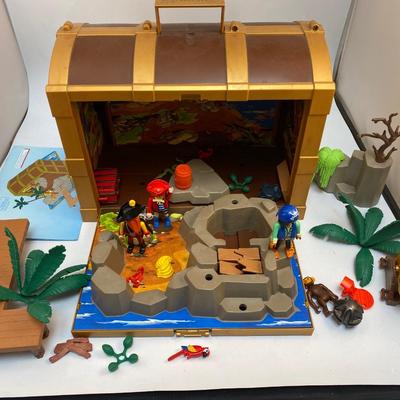 Playmobil Treasure Chest Pirate Island Playset Carry Case All in One 4432