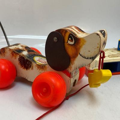 Vintage Fisher Price Preschool Kids Childrens Little Snoopy Pull Along & Trip to the Zoo Camera