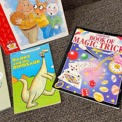 Mixed Lot of Young Reader Books